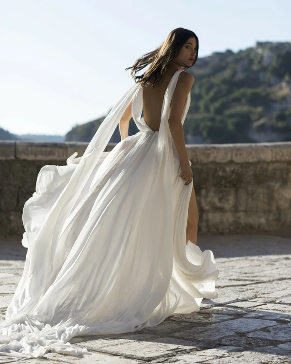 15 Halterneck Wedding Dresses — photo 2