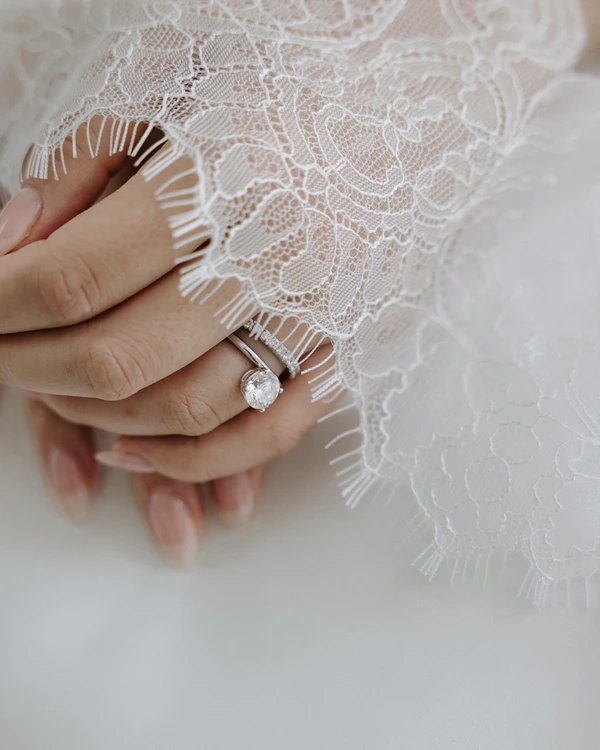 An Elegant Garden Wedding with a Traditional Korean Twist