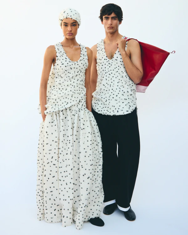 <a href="https://www.instagram.com/p/DaNSQM_iBdu/?img_index=11">Jacquemus</a>, Photography:&nbsp;<span class="x1lliihq x1plvlek xryxfnj x1n2onr6 xyejjpt x15dsfln x193iq5w xeuugli x1fj9vlw x13faqbe x1vvkbs x1s928wv xhkezso x1gmr53x x1cpjm7i x1fgarty x1943h6x x1i0vuye xvs91rp xo1l8bm x5n08af"><a href="https://www.instagram.com/pamelad/">Pamela Dimitrov</a> &amp; <a href="https://www.instagram.com/deo_suveera/">Deo Suveera</a></span>