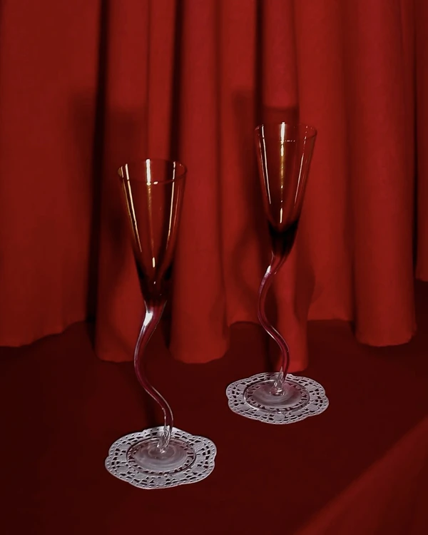 40 Trendy Ideas for Serving Your Wedding Cocktails