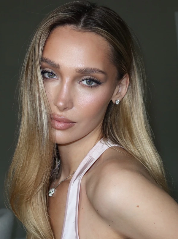 <a href="https://www.instagram.com/irris_muah/p/DXROP-OjNQW/">Iryna Borysova</a>
