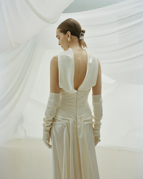 10 Ways to Style-Up Your Wedding Dress from Ceremony to Reception