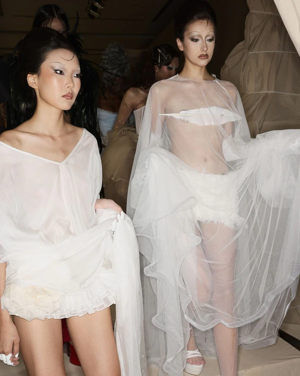 Trend: Naked Wedding Dresses