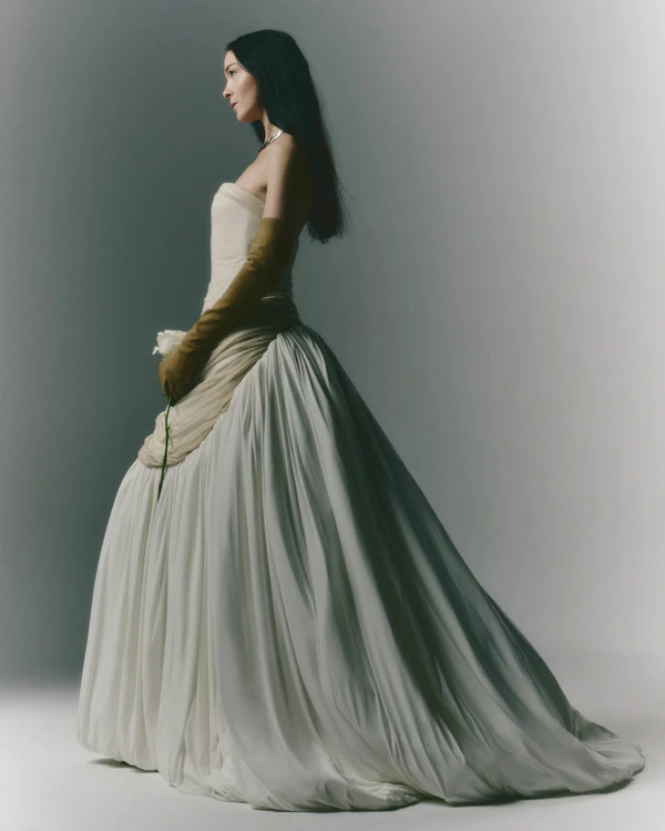 26 Modern Drop-Waist Bridal Dresses