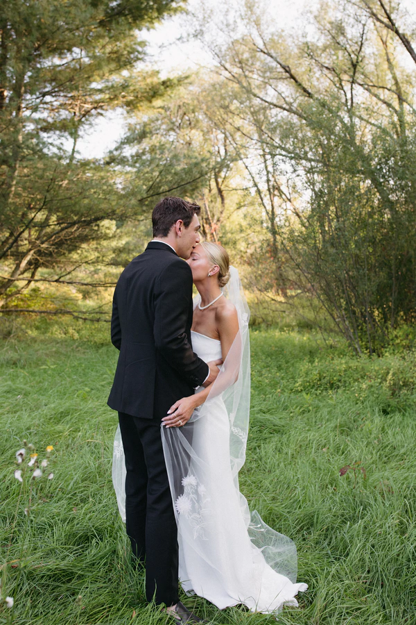 Timeless Elegance Meets Muskoka Charm: Katherine & Aaron's Lakeside Wedding