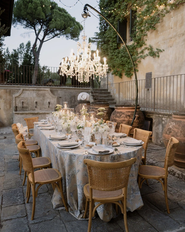 A Classic & Elegant Celebration Amongst an Italian Garden Villa