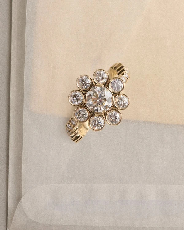 50 Iconic Vintage Engagement Ring Styles & Cuts