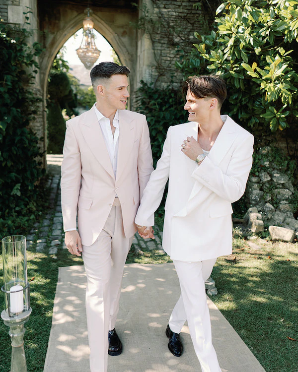 An Enchanting Manor Wedding in the English Countryside