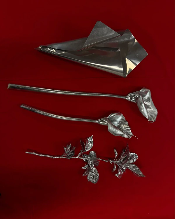 Trend: Chrome Blooms