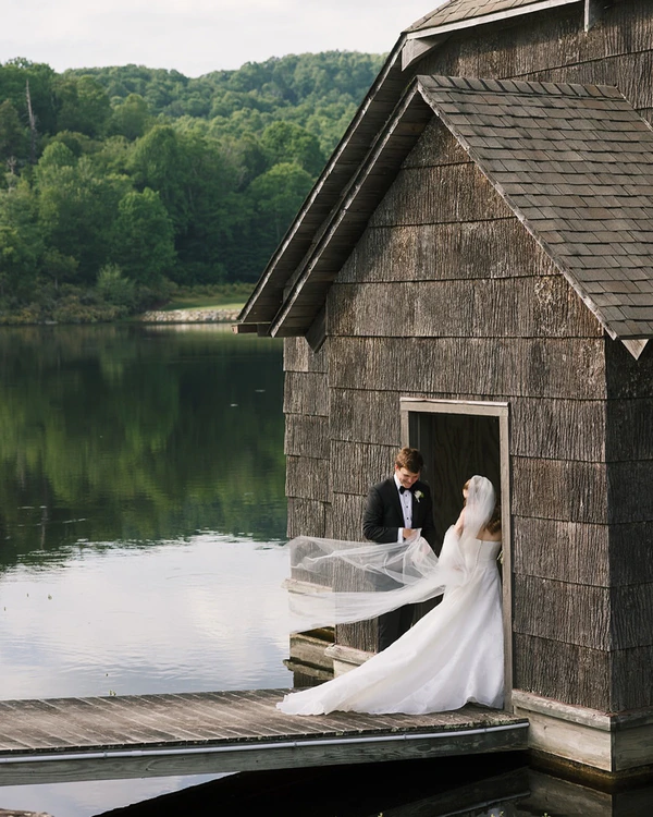 Photography: <a href="https://www.instagram.com/p/DaJhgjrEaUN/?img_index=9">Julia Wade</a>