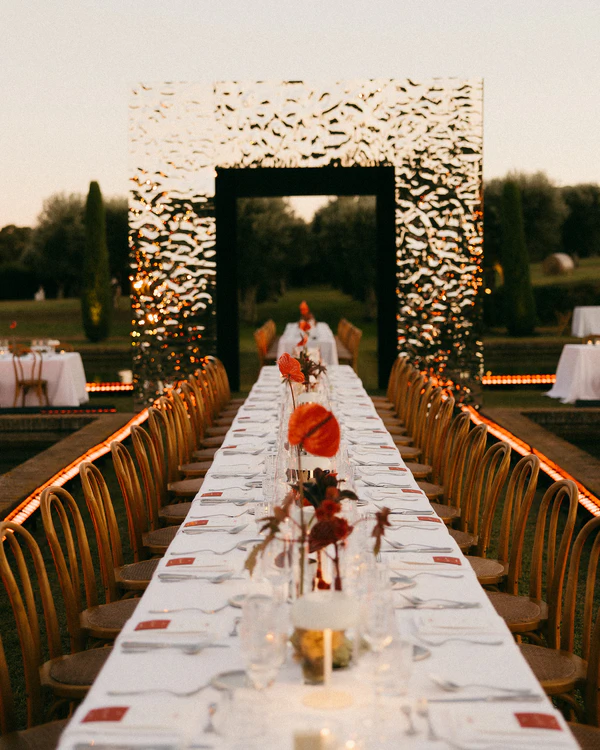 A Bold Cherry Red Wedding Amongst a Spanish Garden Villa — photo 2