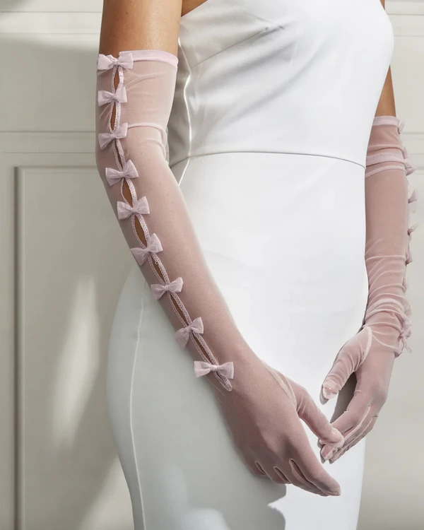 16 Wedding Gloves for Your Flawless Look