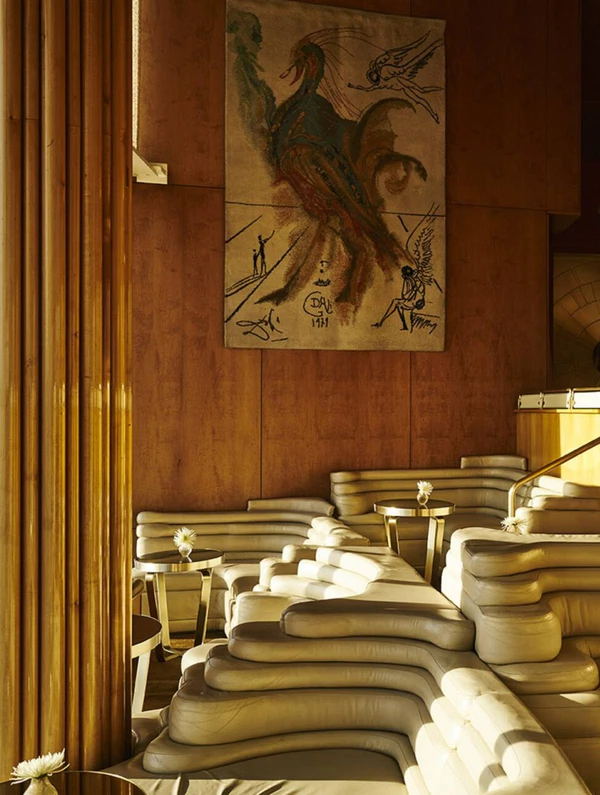 Martinis, Manhattan Views & Midnight Dancing: The Coolest Wedding Weekend Hotel in New York City — photo 1