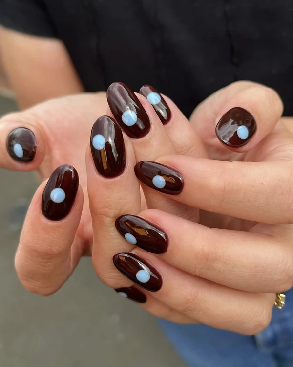 40 Trendy It-Girl Nail Designs to Inspire Your Next Appointment