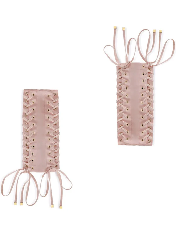 Gloves to Style Up Your Wedding Look: 10 Delicate Pairs