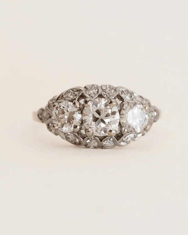 50 Iconic Vintage Engagement Ring Styles & Cuts