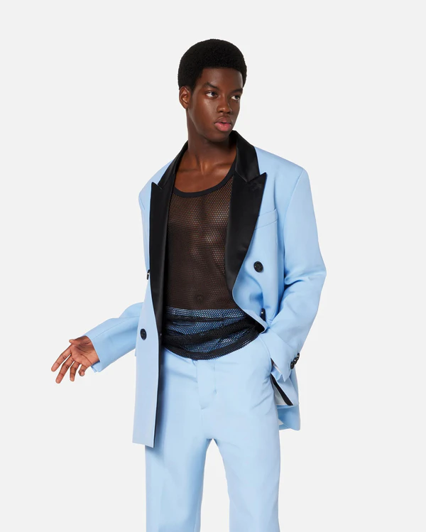 Colorful Suits for Grooms that are Perfect for Summer Wedding