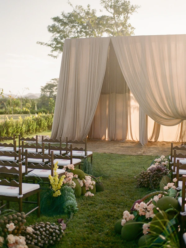 <a href="https://www.instagram.com/studiomondine/">Studio Mondine</a>, Photography: <a href="https://www.instagram.com/kristinpiteophoto/">Kristin Piteo</a>