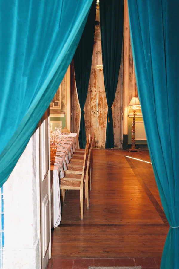 A Fever Dream Lisbon Wedding Where Art & History Collide at Palácio do Grilo