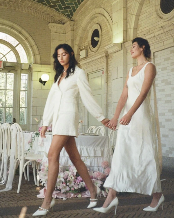 Same-Sex Wedding: Brides Outfit Ideas