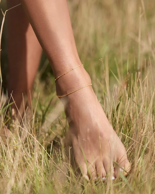 7 Trendy Anklets Designs for Brides
