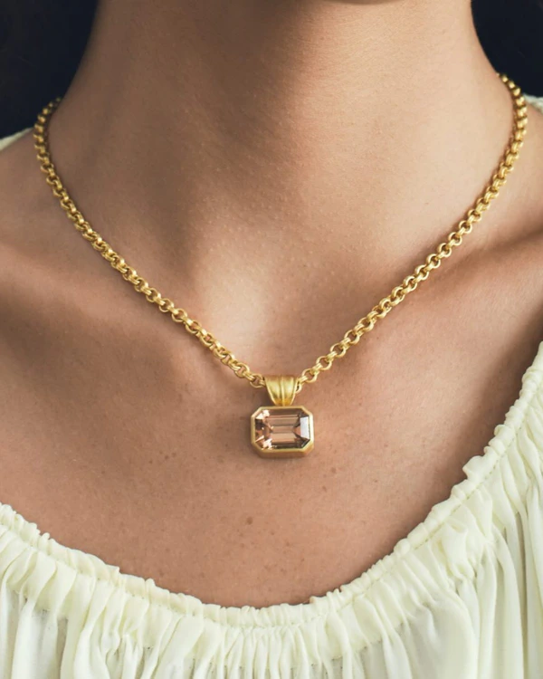 <a href="https://www.instagram.com/prounisjewelry/p/DTdKkhFDVSk/">Prounis</a>
