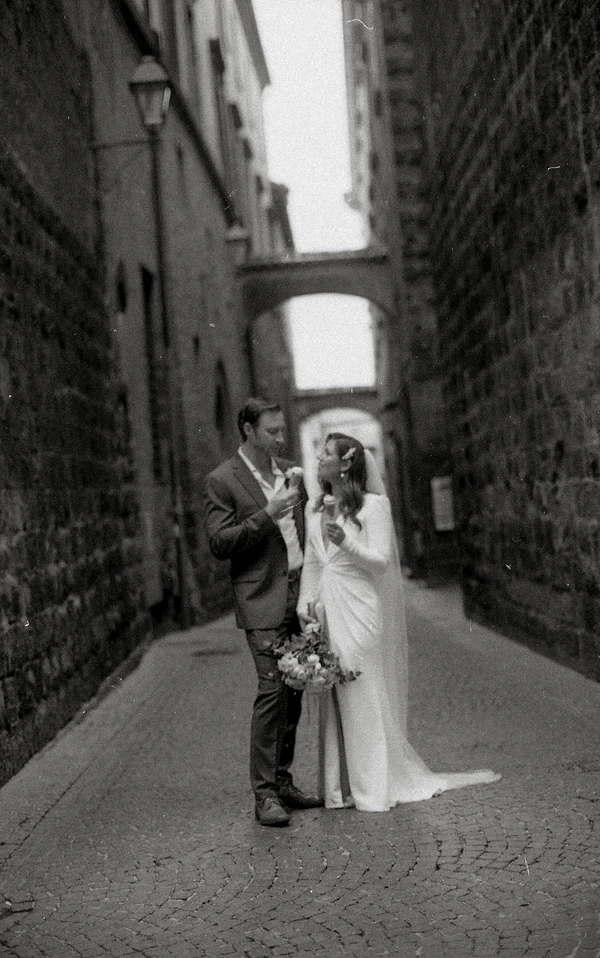 Hannah & Ian's Dreamy Elopement in Orvieto