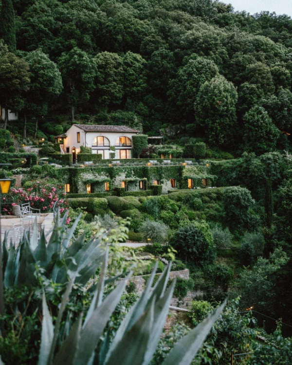 15 Awe-Inspiring Garden Wedding Venues Around the World