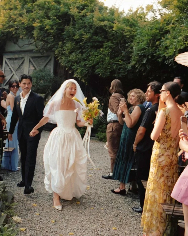 How to Handle Wedding Guest List Requests from Parents & In-Laws