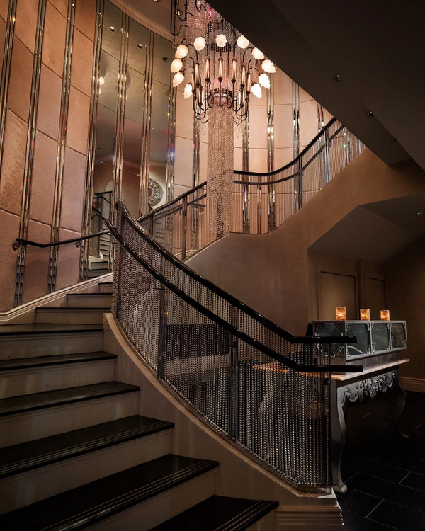 6 High-End Restaurants Perfect for Romantic Dates in LA