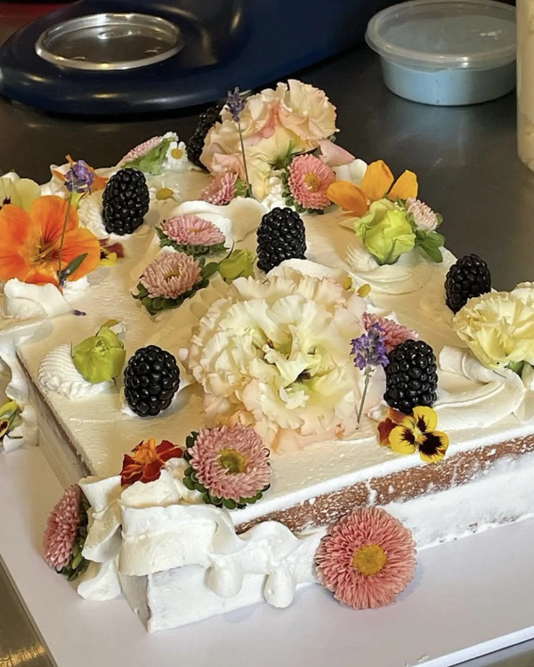 30 Cake Ideas for Your Spring Wedding