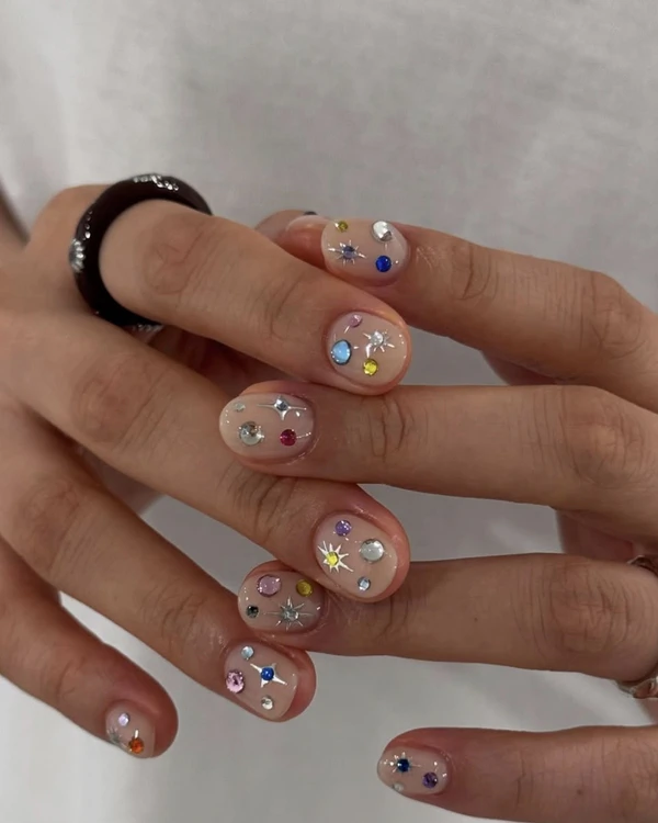 40 Trendy It-Girl Nail Designs to Inspire Your Next Appointment