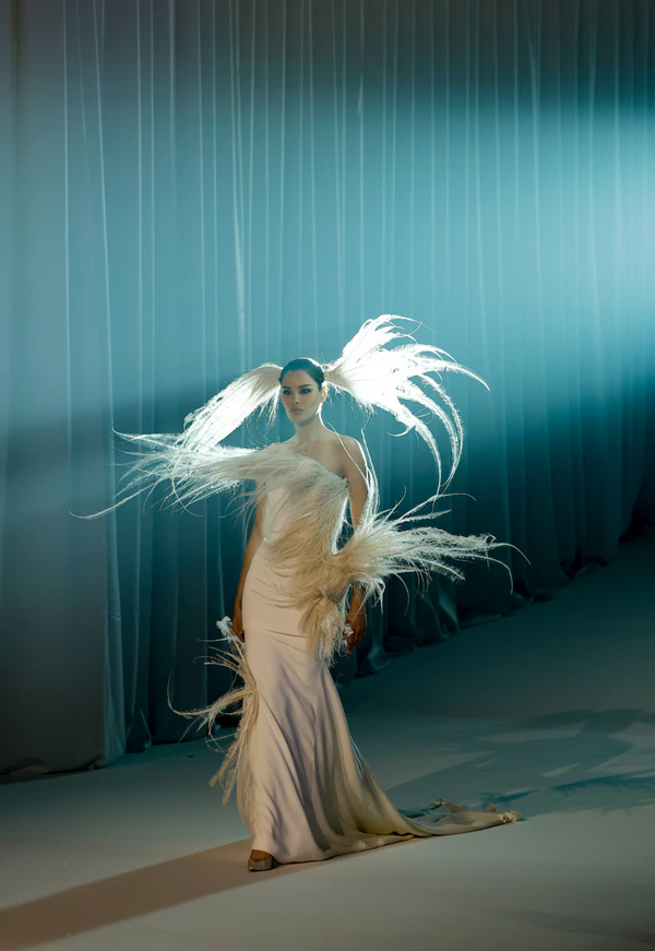 <span><span><a href="https://www.instagram.com/stephanerolland_paris/">Stéphane Rolland</a>, Photography: <a href="https://www.instagram.com/tiposnet/">Tipos</a></span></span>