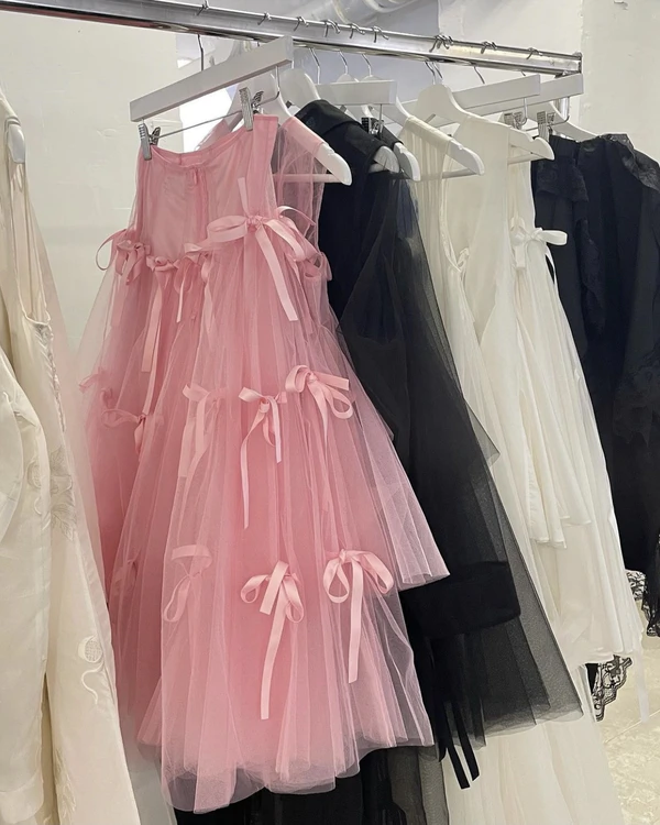 Bows Everywhere: 2024 Trend Insight