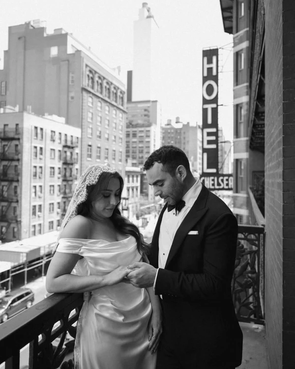 <a href="https://www.instagram.com/hotelchelsea/" target="_blank">Hotel Chelsea</a>, Photography: <a href="https://www.instagram.com/kristinpiteophoto/">Kristin Piteo</a>