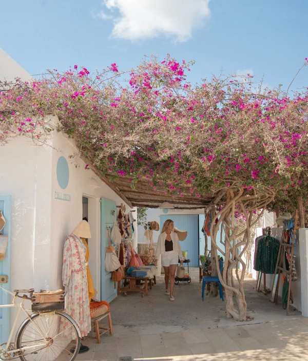 <a href="https://www.instagram.com/p/DOjTD2_jkQl/?hl=en">Mar Suites Formentera</a>