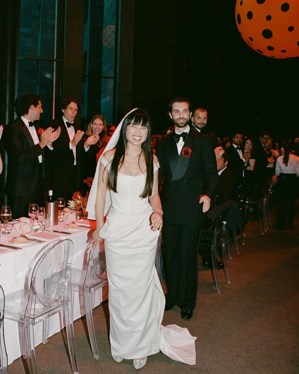 Inside a Daringly Colorful & Cool Wedding at a Melbourne Art Gallery