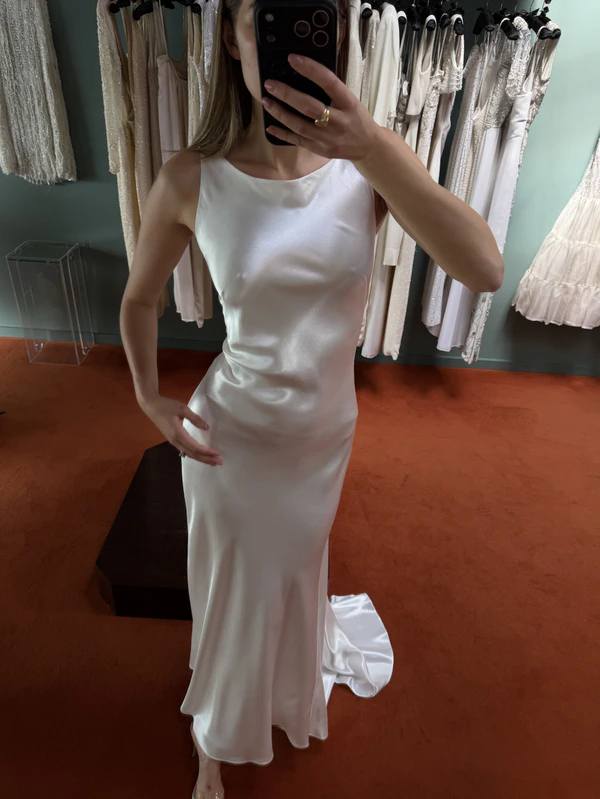 Content: <a href="https://www.instagram.com/styledsara/?hl=en-gb">Sara Walker</a>