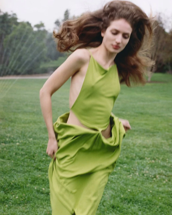 The 5 Bridesmaid Dress Colors Trending for 2026 Weddings — photo 1