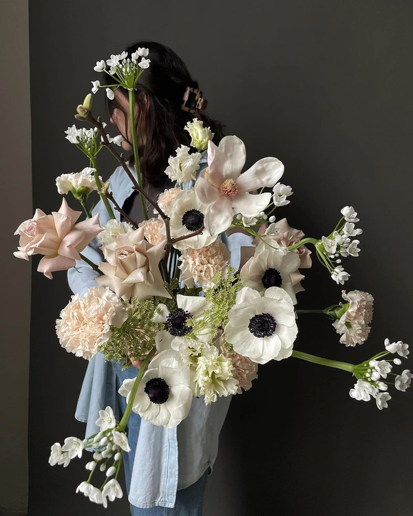 A Guide to the Best Wedding Flower Varieties for Every Season