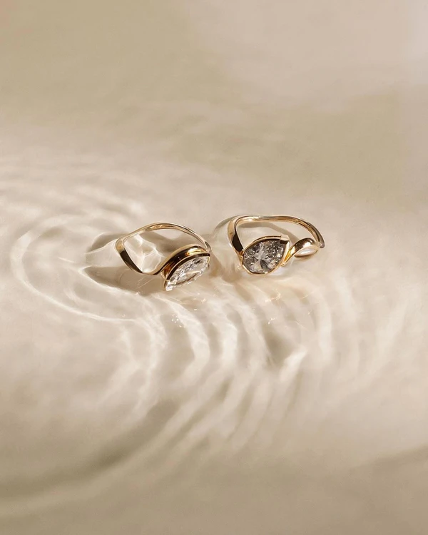 Trend: Wavy Bands