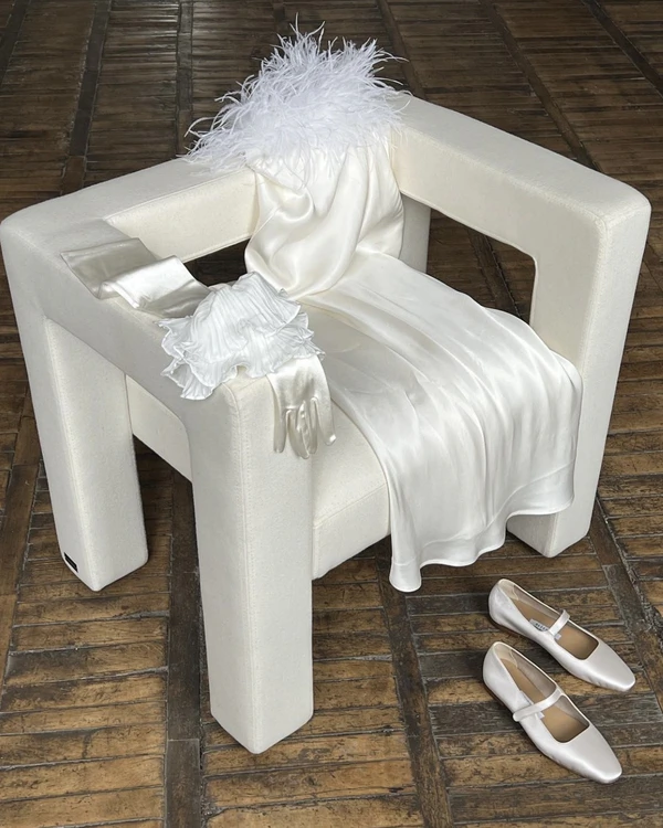 Wedding Trends 2022: Feathers