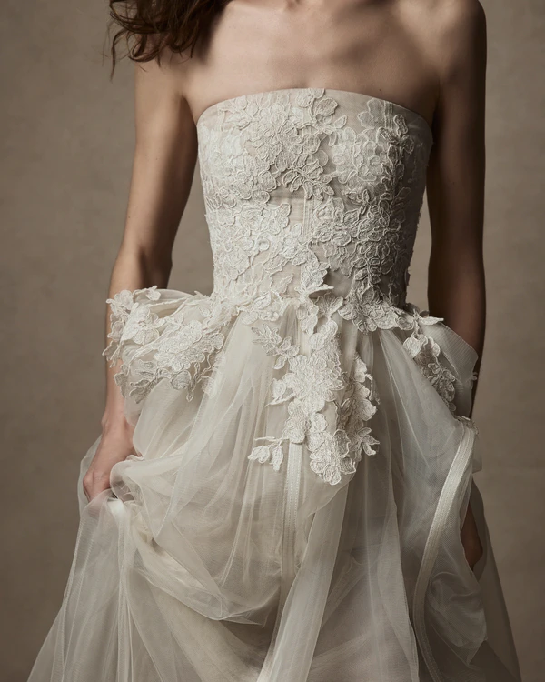 Perfect Lace Bridal Gowns