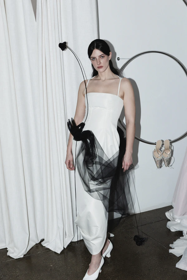 <a href="https://www.instagram.com/varca.studio/">Varca</a>, Photography: <a href="https://www.instagram.com/ceremonybyalexmari?igsh=OWFvdDMweXF2dGFn">Alex Mari</a>