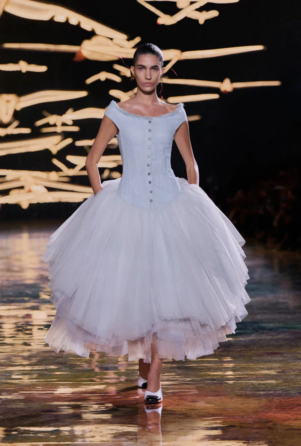 <a href="https://www.instagram.com/chanelofficial/">Chanel Spring-Summer 2027</a>