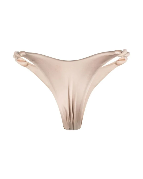 Trendy Swimsuits For a Honeymoon Trip
