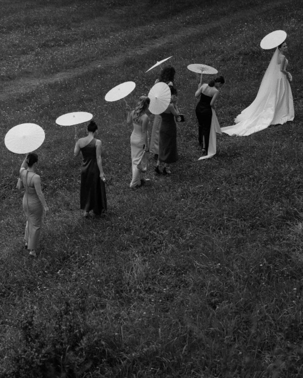 Should Bridesmaids Pay for Their Expenses? — photo 1