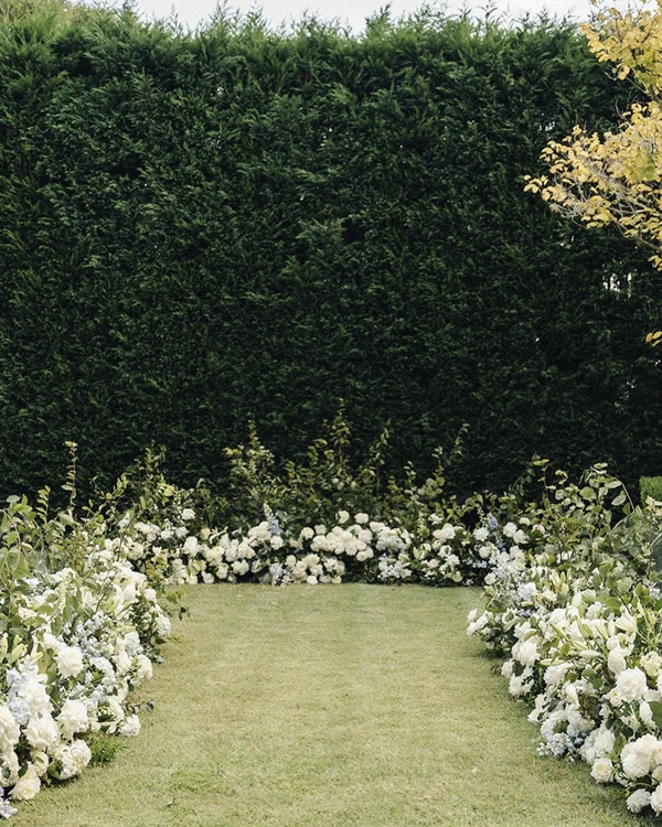 How to Choose Perfect Colors for Your Spring Wedding