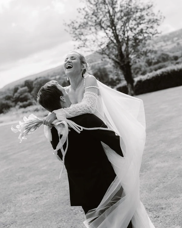 How to Nail Your Candid Wedding Photos?