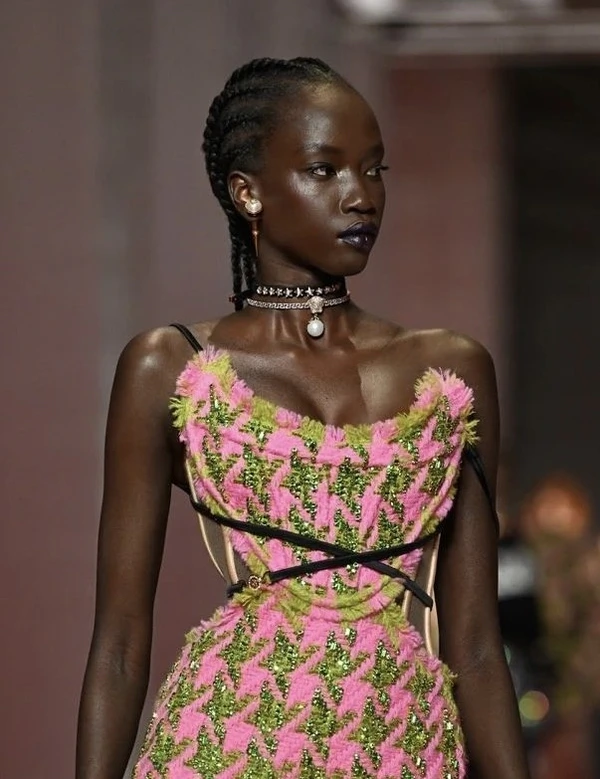 Statement-Making Fall/Winter 2022 Jewelry Trends Brides Will Love